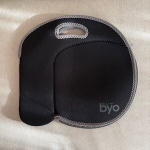 Built NY neoprene lunch bag with built-in bottle holder